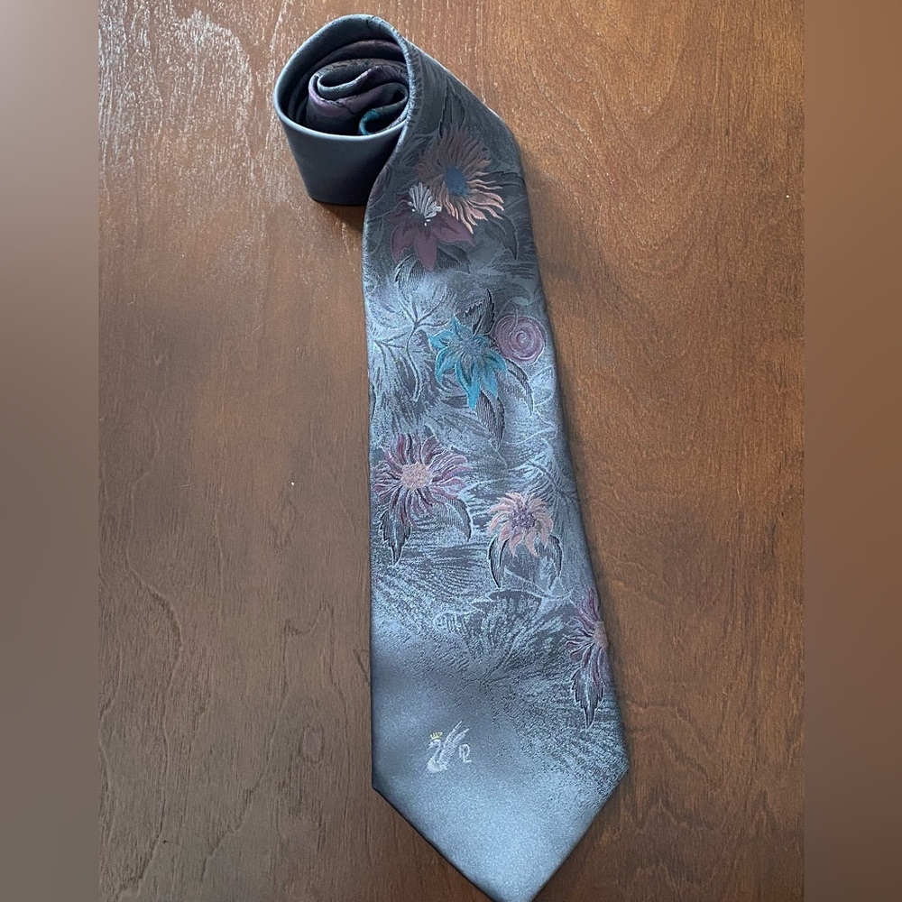 Don Loper Beverly Hills Men’s Vintage Floral Pattern On Gray Blue Background